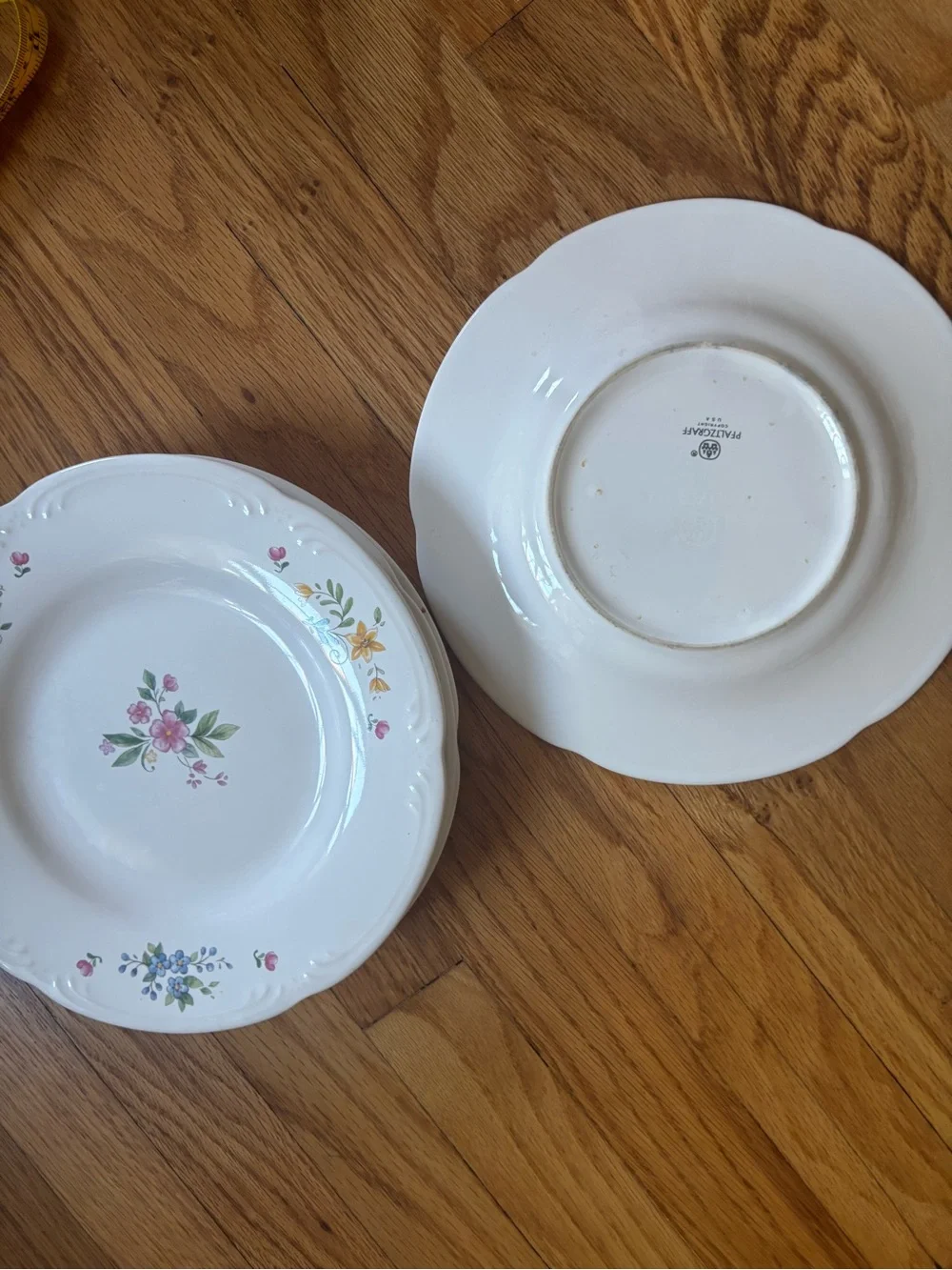 Classic White Floral Ceramic Dinner Plates - Set of 4